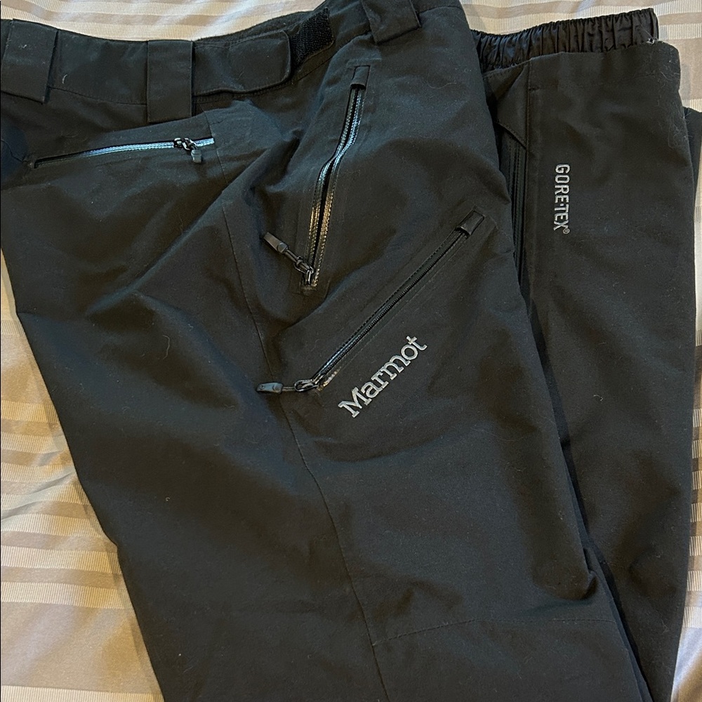 Marmot Black gore-Tex ski / snowboard pants women’s